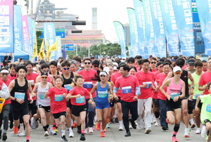 ‘2025 포항 이차전지 전국 마라톤대회’ 개최…8500명 참가 ‘성황’