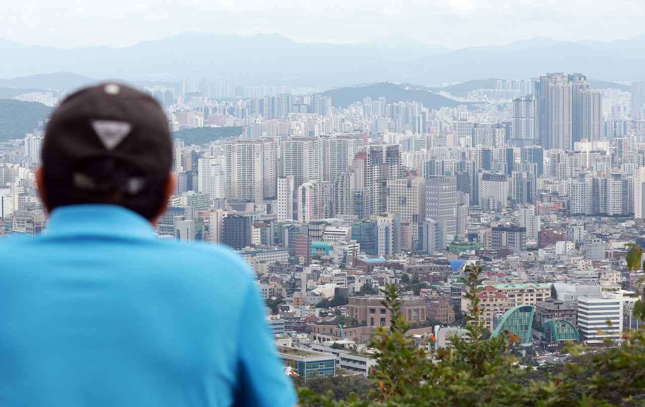 사진은 이날 서울 남산에서 바라면 서울 시내 아파트 단지. [연합]