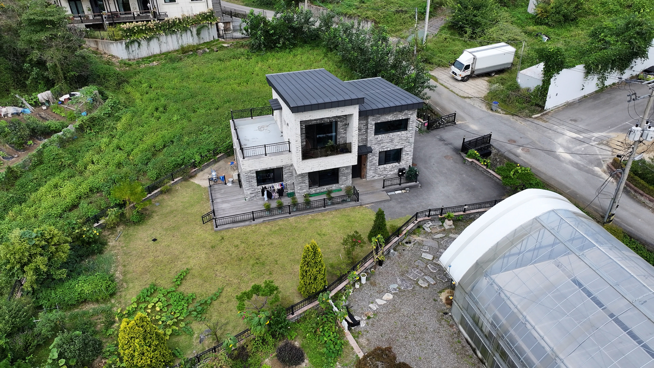 경기 도 메이드 토토사이트시 도척면에 있는 2층 단독주택 경매 물건. [이건욱PD]
