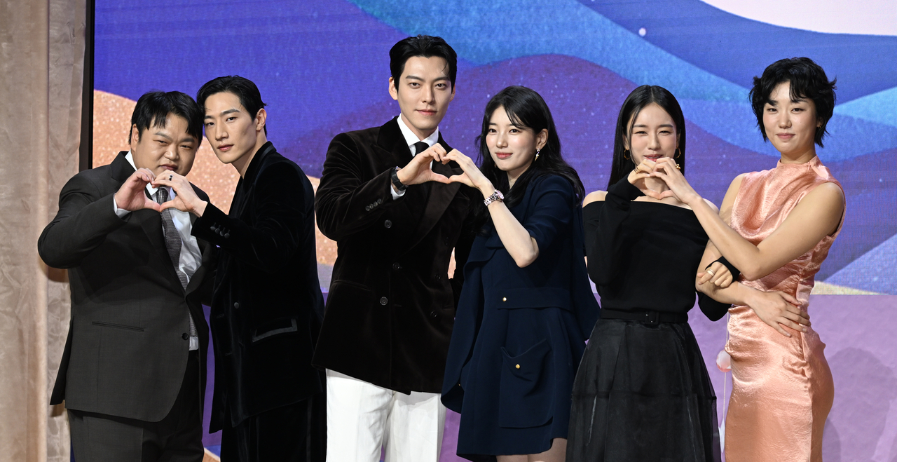 [헤럴드POP=윤병찬 기자]29일 오후 서울 조선 팰리스 강남에서 김우빈, 수지, 안은진, 노상현, 고규필, 이주영배우가 참석한 가운데 판타지 로멘스 ‘다 이루어질지니’의 제작발표회가 열렸다.