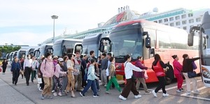 Visa-free entry for Chinese tourists begins