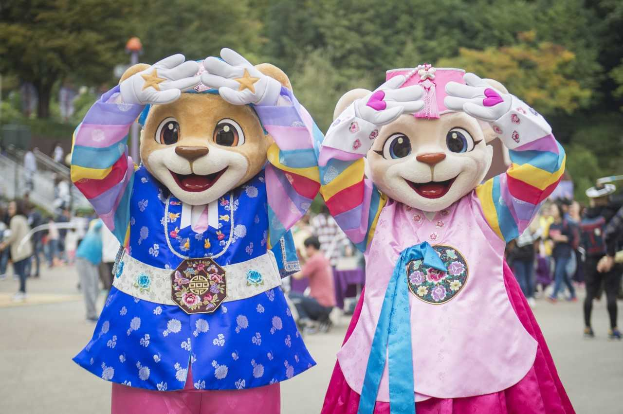 toto korea 토토사이트 한복 캐릭터 포토타임에 등장하는 레니와 라라 [삼성물산 리조트부문 toto korea 토토사이트 제공]