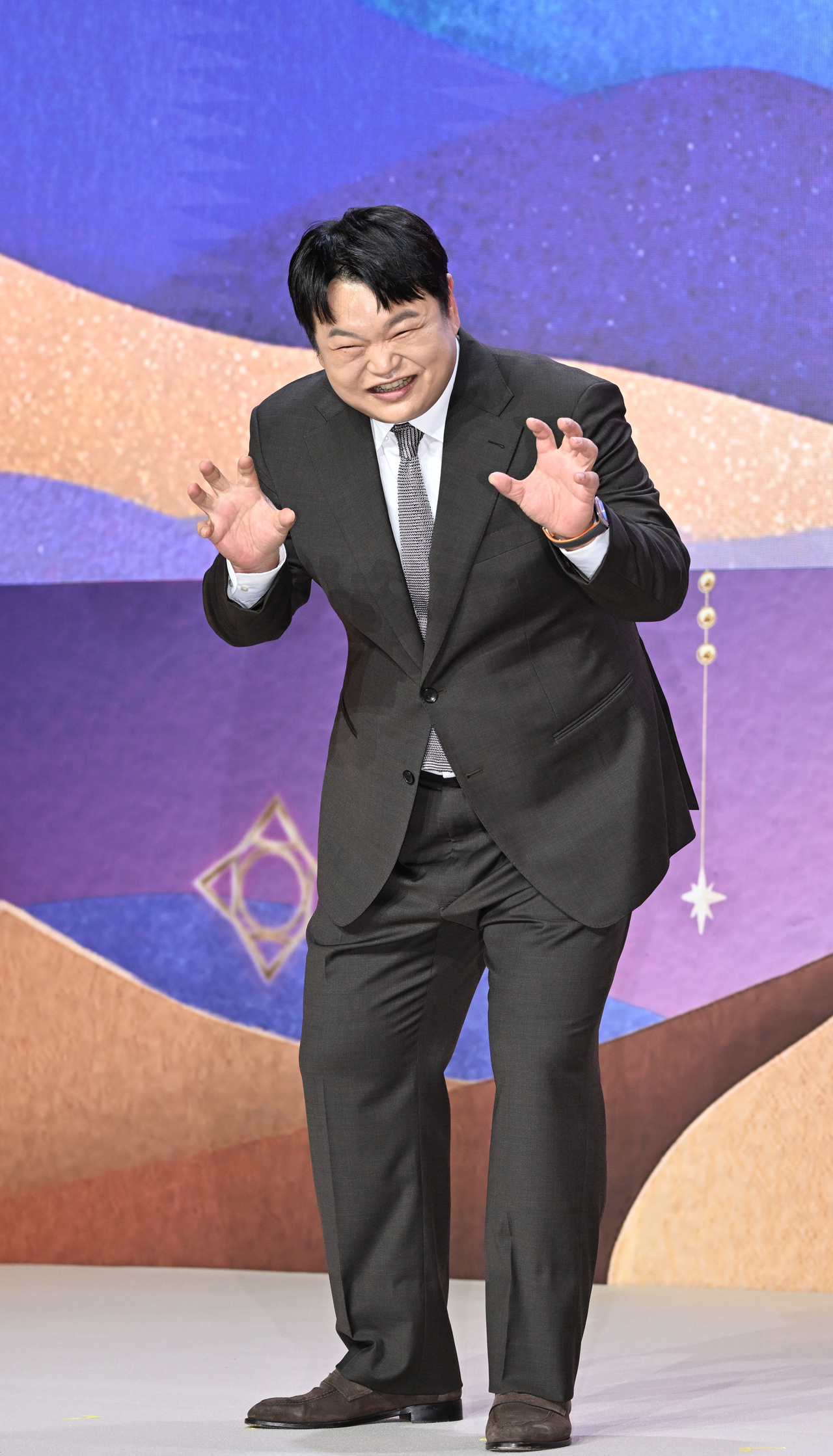 [헤럴드POP=윤병찬 기자]29일 오후 서울 조선 팰리스 강남에서 김우빈, 수지, 안은진, 노상현, 고규필, 이주영배우가 참석한 가운데 판타지 로멘스 ‘다 이루어질지니’의 제작발표회가 열렸다.