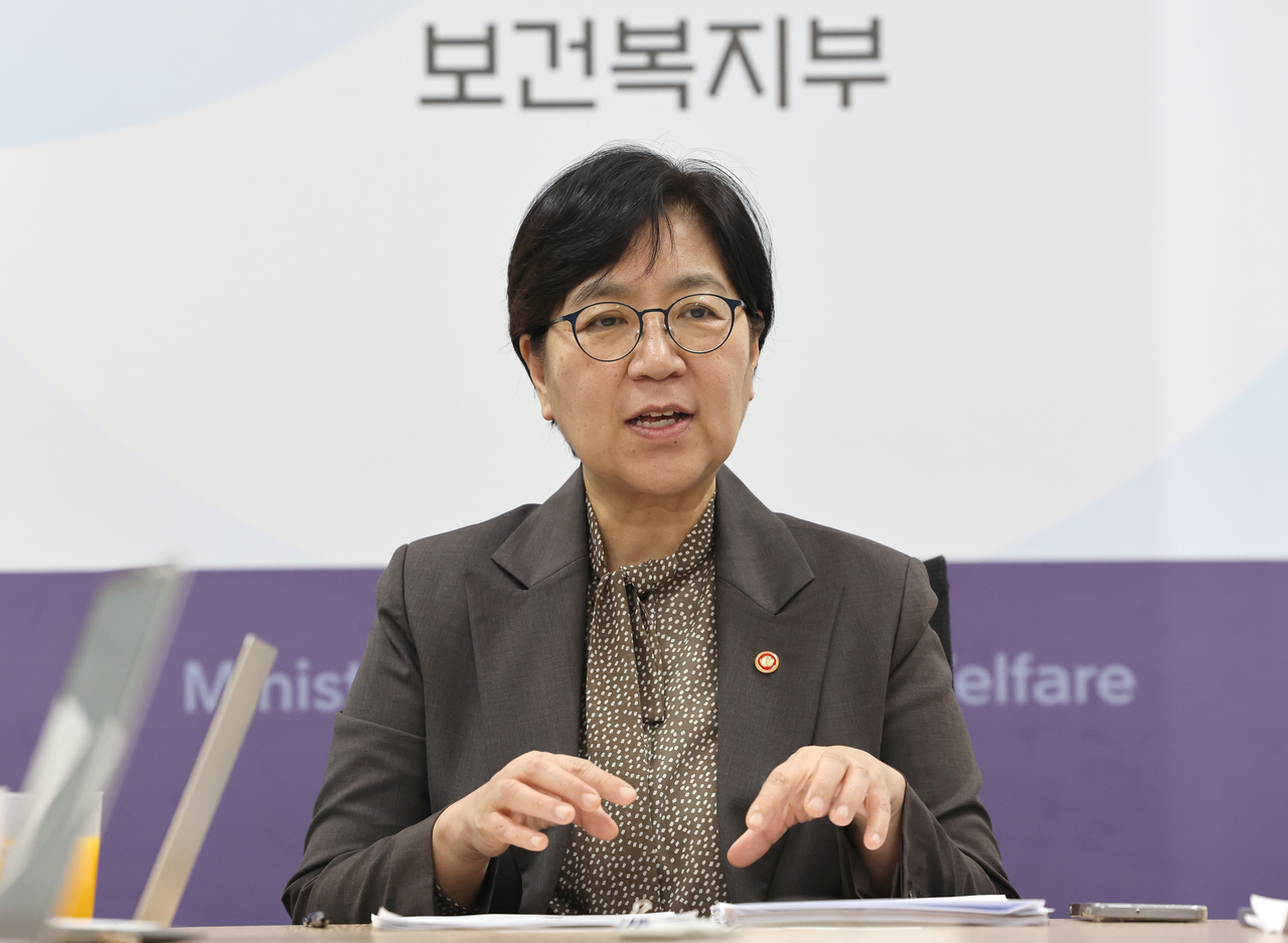 Health and Welfare Minister Jung Eun-kyeong speaks in an interview with Yonhap News at the Korea Organ, Tissue and Blood Management Institute in Jung-gu, Seoul, on Monday. (Yonhap)