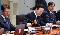 李대통령 “조선시대 땐 잡아서 사형시켰다”…‘식료품값 폭등’ 대처 강력 주문