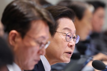 李대통령 “검사들, 되도 않은 것 기소해 무죄 받으면 항소해…국가 왜 이렇게 잔인하냐”
