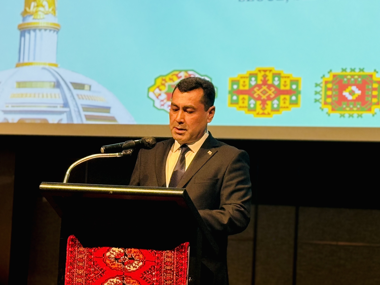 Turkmen Ambassador to Korea Begench Durdyyev delivers remarks at the 34th Independence Day of Turkmenistan at Grand Hyatt Seoul in Yongsan-gu, Seoul, Friday. (Sanjay Kumar/The Korea Herald)