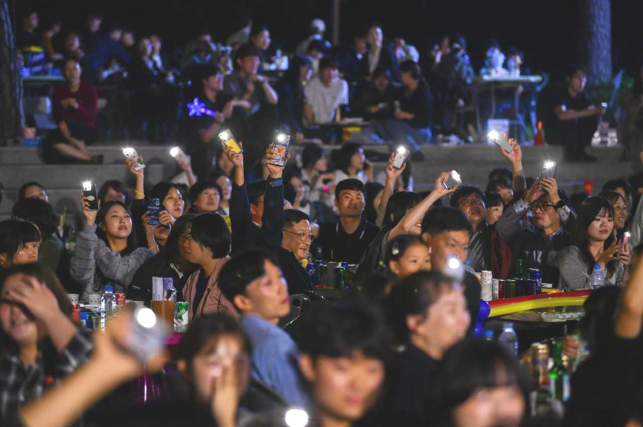 영주시청 직원 화합 대축제 ‘영화제’가 지난달 30일 영주시 국민체육센터 에 열려 다채로운 프로그램이 마련됐다.[영주시 제공]