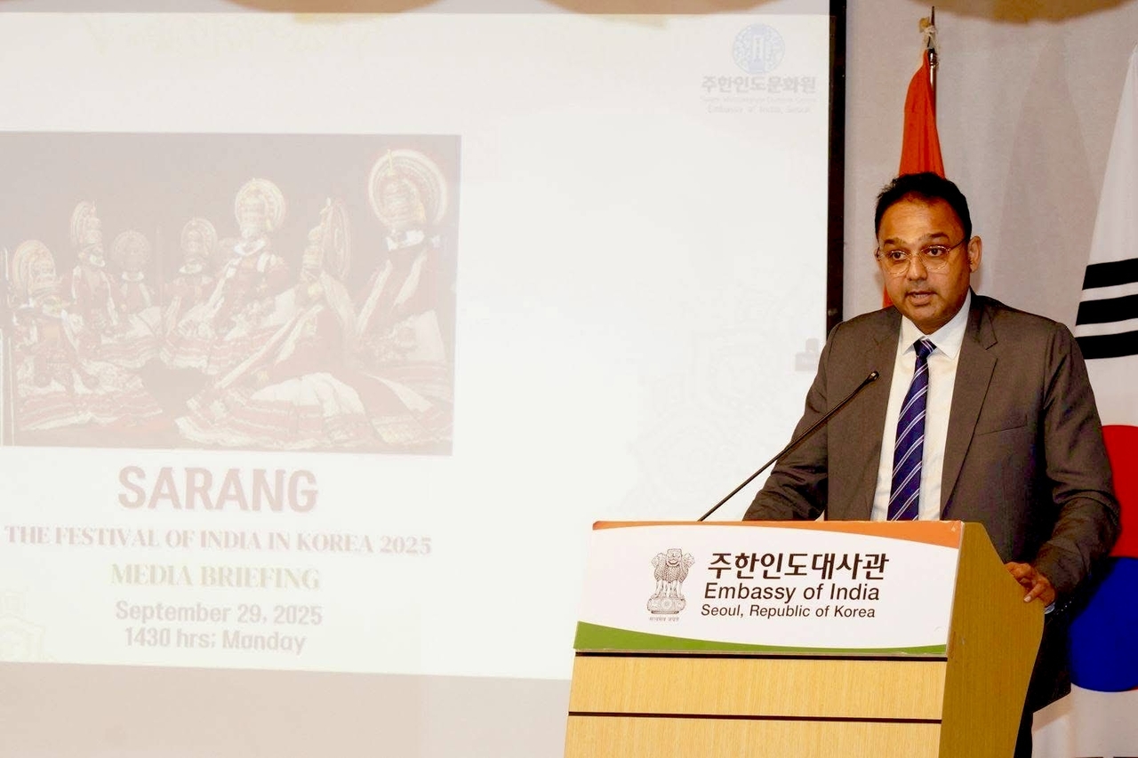 Indian charge d’affaires Nishi Kant Singh speaks with reporters at a  press briefing at the Embassy of India in Seoul on Monday. (Sanjay Kumar/The Korea Herald)