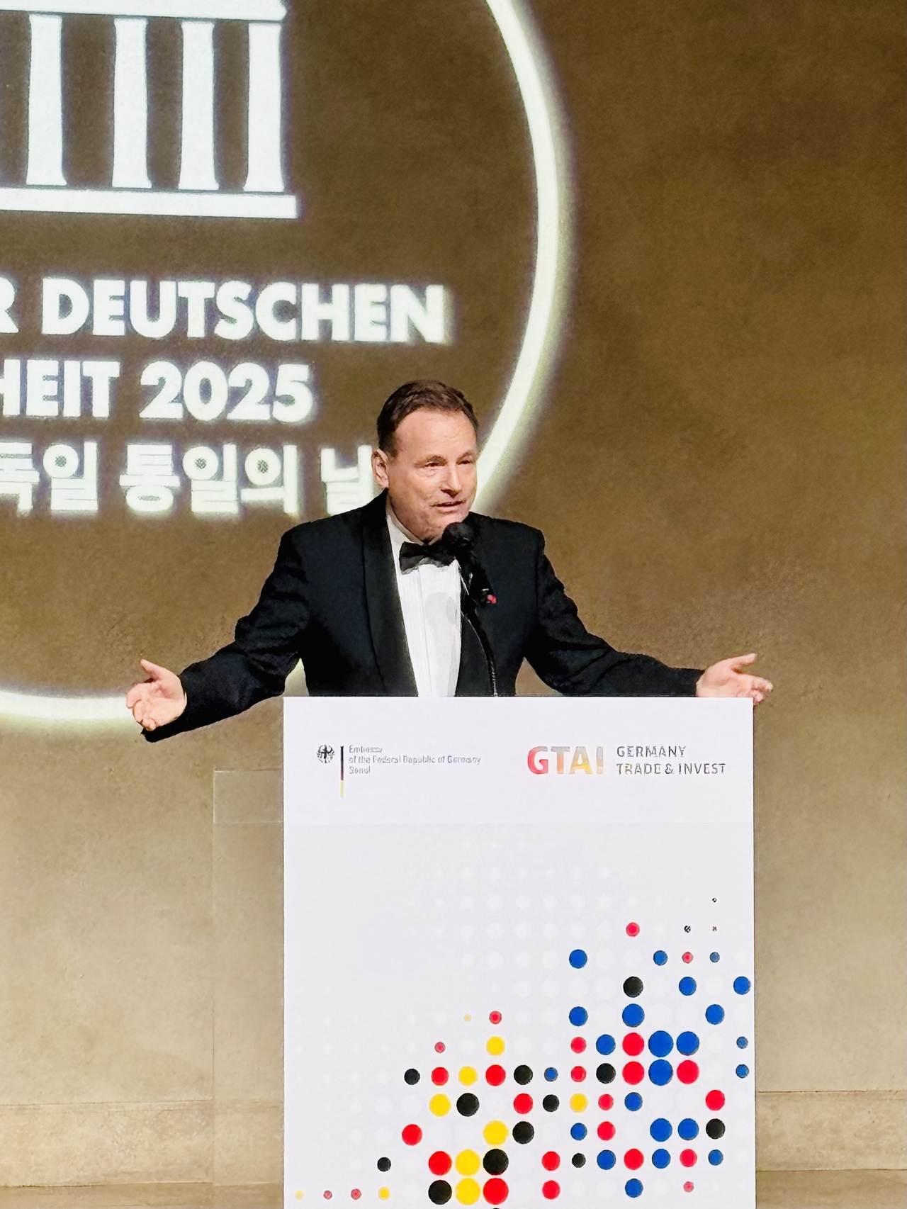 German Ambassador to Korea Georg Wilfried Schmidt speaks at Day of German Unity at Raum in Gangnam-gu, Seoul, on Sept. 25. (Sanjay Kumar/ The Korea Herald)
