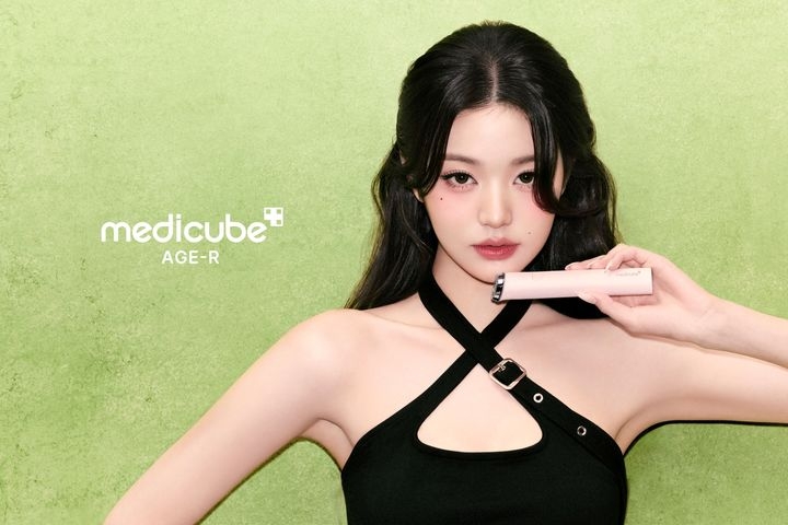 장원영은 에이피알 모델로 활동 중이다. [에이피알]