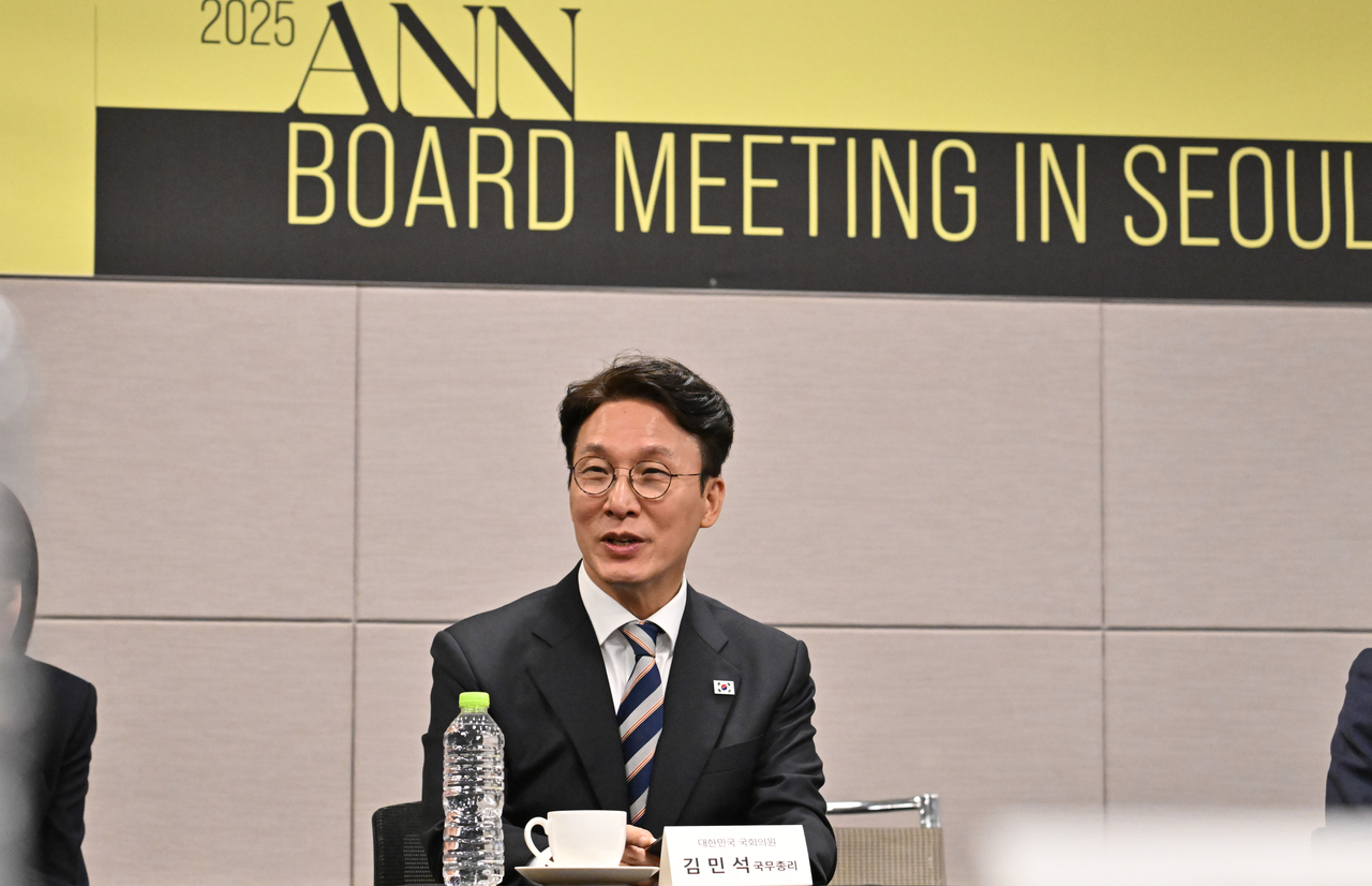 Prime Minister Kim Min-seok speaks during a meeting with members of the Asia News Network held at the 2025 Korea Herald HIT Forum at the Korea Chamber of Commerce and Industry in central Seoul on Thursday. (Im Se-jun/The Korea Herald)