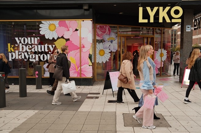 This undated photo, provided by Amorepacific Corp., shows a Lyko outlet in Stockholm, Sweden, where the South Korean cosmetics firm's Mamonde products are sold. (PHOTO NOT FOR SALE) (Yonhap)