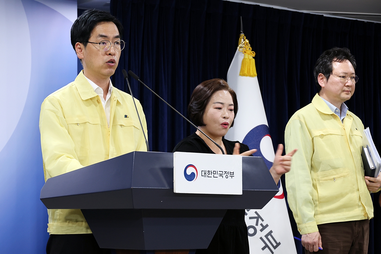 김민재 중대본 제1차장(행안부 차관)이 2일 오후 서울 종로구 정부서울청사에서 국가정보자원관리원 행정정보토토나라 먹튀검증사이트  화재 관련 브리핑을 하고 있다.[행정안전부 제공]