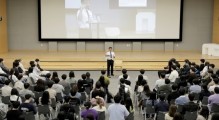 “신입 초봉 5500만원, 10시 출근 가능” 어딘가 했더니…역대급 사원 줄섰다?