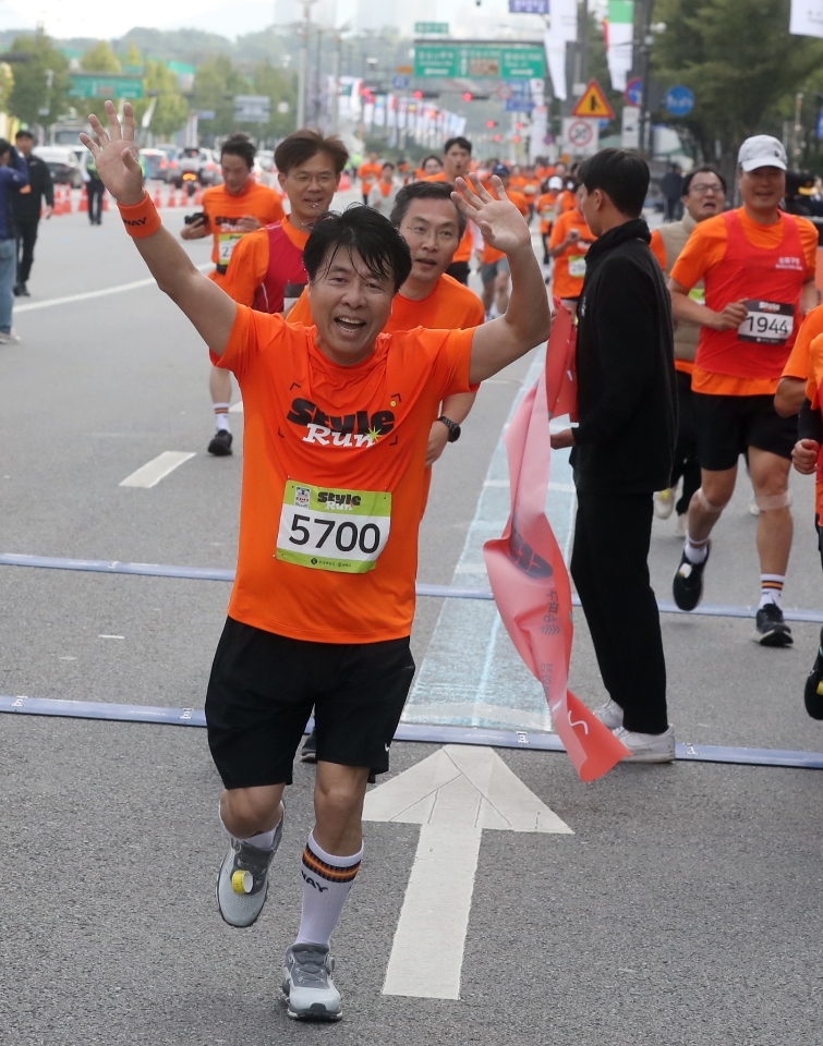 서강석 송파무료 토토사이트 2023년 스타일런 7km 피니시 장면