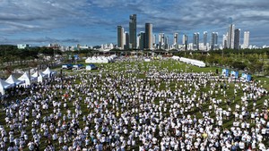 Hangeul Day draws 15,000 to Sejong for symbolic run and festivities