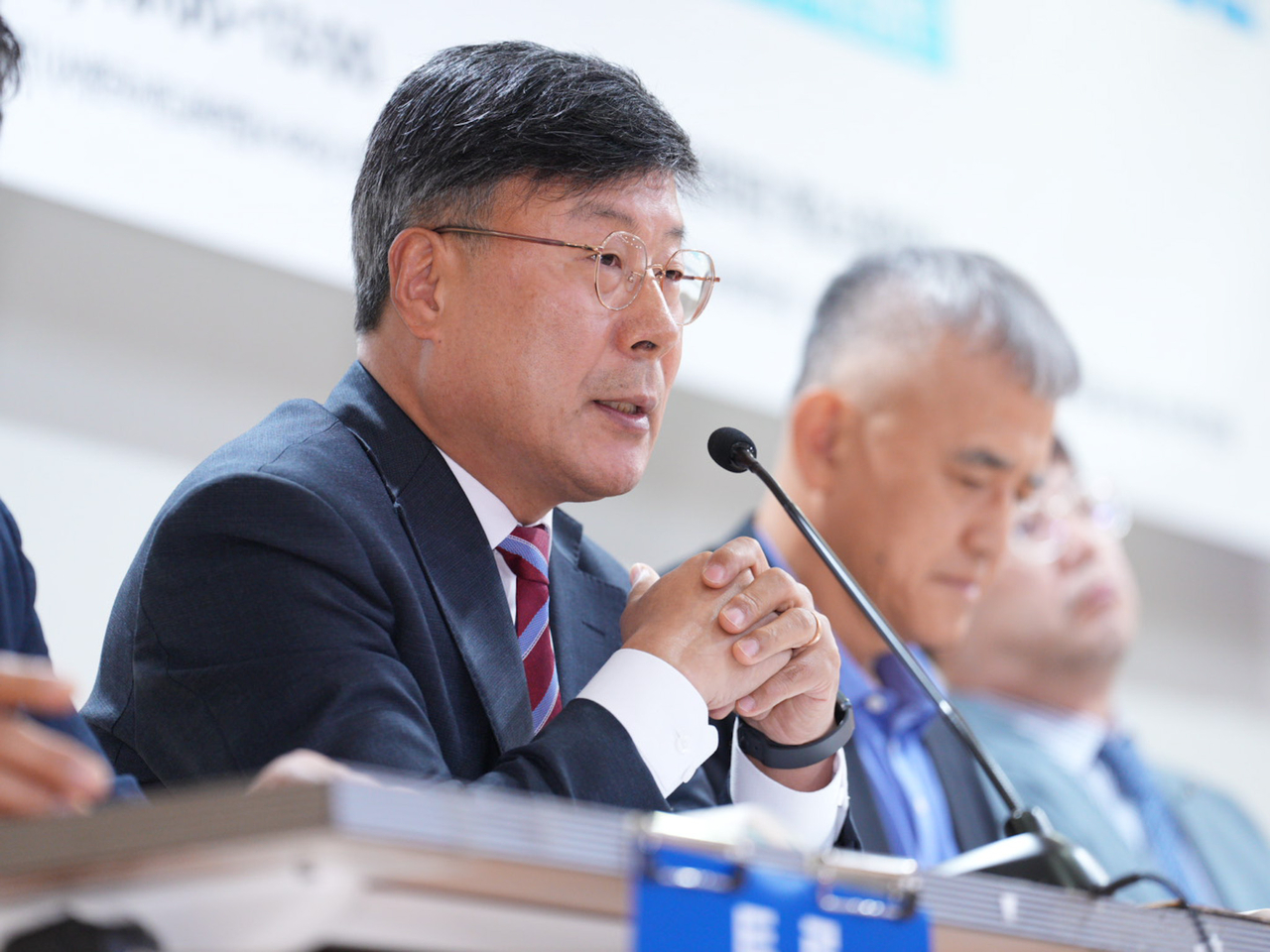 이재국 한국제약바이오협회 부회장이 지난달 29일 열린 ‘K-바이오의 글로벌 경쟁력 강화를 위한 국가핵심기술 보호제도 토론회’에서 보툴리눔 톡신에 대한 국가핵심기술 지정 취소 필요성을 제기하고 있다.  최은지 기자