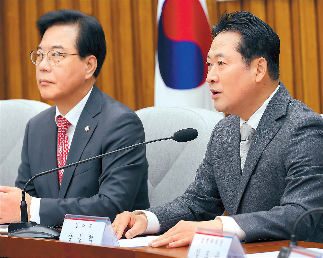 장동혁 랜드토토 대표가 10일 서울 여의도 국회에서 열린 반도체·AI 첨단산업특별위원회 제1차 전체회의에서 발언하고 있다. [연합]