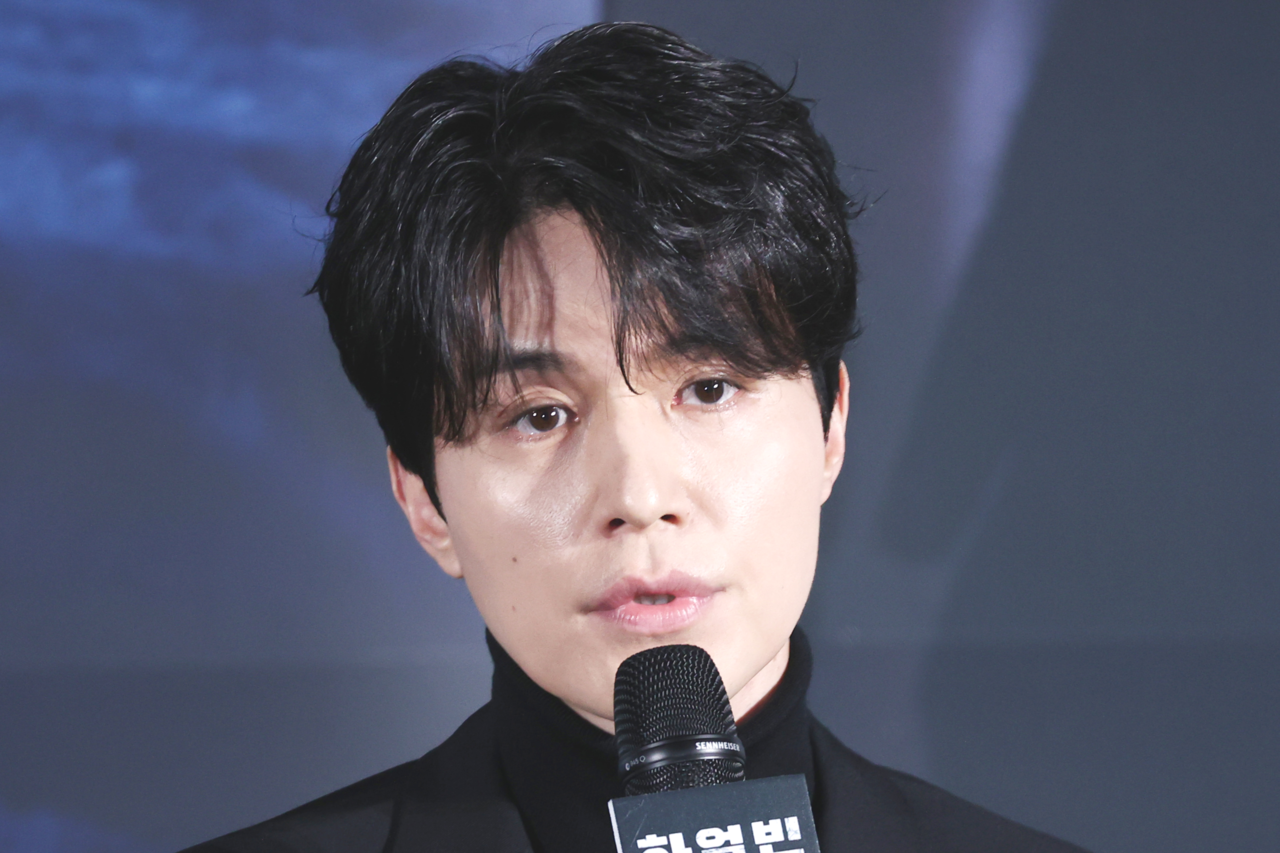 기내 접근까지”…이동욱 측, 사생활 침해 법적 조치 예고 - 헤럴드경제