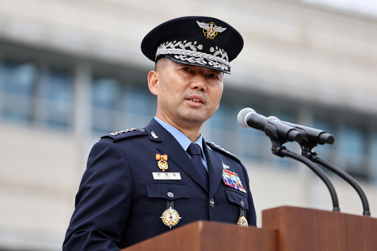 This Sept. 30, file photo shows Joint Chiefs of Staff Chairman Gen. Jin Yong-sung speaking in his inauguration ceremony. (Yonhap)