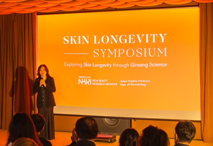 Amorepacific Executive Vice President Jeong Hye-jin gives a speech at the New Beauty Research Initiative symposium in New York on Monday. (Amorepacific)