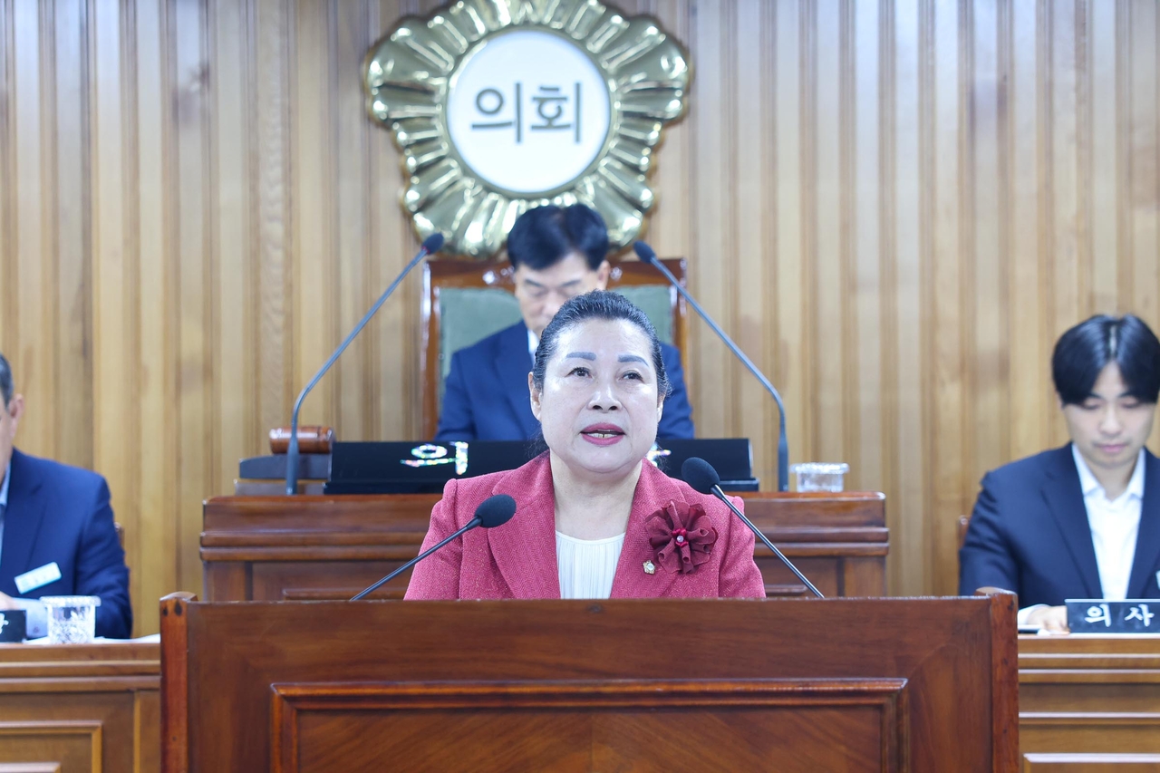 김화숙의원이 5분 자유발언을 하고있다.[영주시 의회제공]