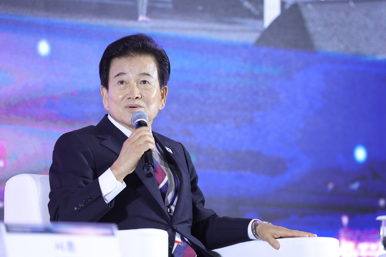 Unification Minister Chung Dong-young speaks at a forum marking the 7th anniversary of the Sept. 19 Pyongyang Joint Declaration. (Yonhap)
