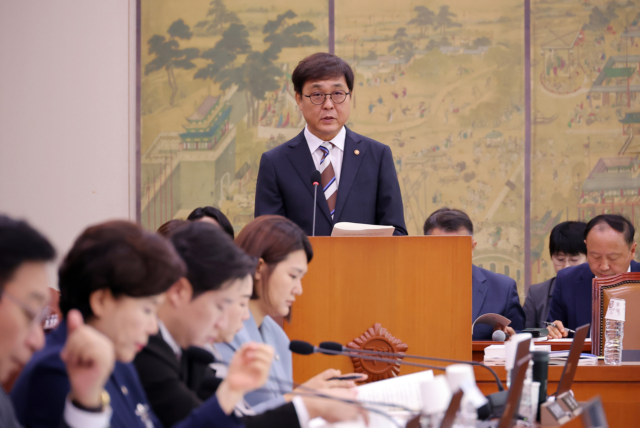 Culture Minister Chae Hwi-young speaks during an annual audit session of the National Assembly’s Culture, Sports and Tourism Committee on Tuesday at the National Assembly in Seoul. (Yonhap)
