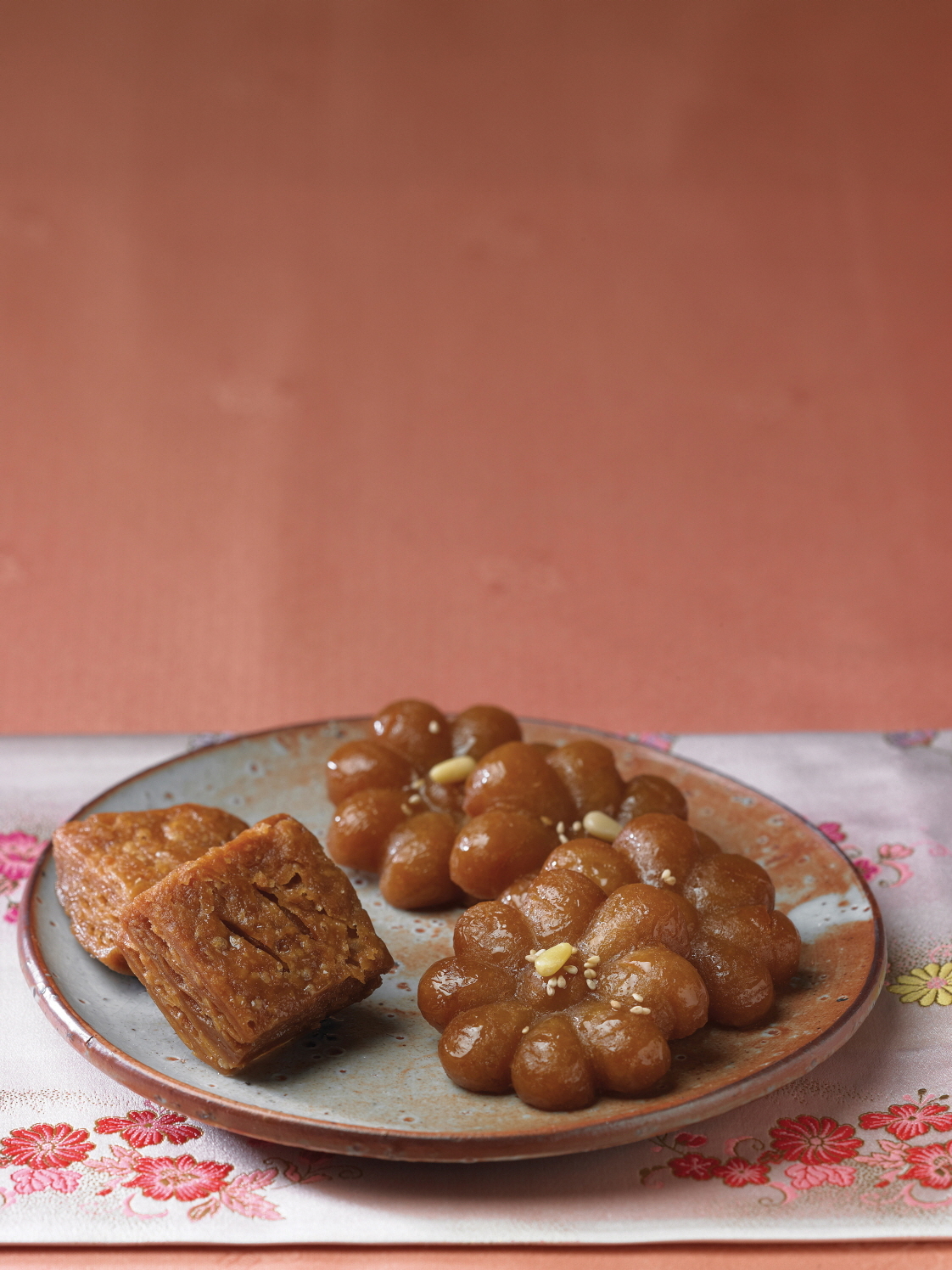 Yakgwa (Korean Food Promotion Institute)