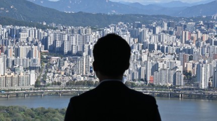 “현금 부자 아니면 내집 마련 꿈 깨라?” 주거 사다리 끊긴 2030 ‘분통’ [부동산360]