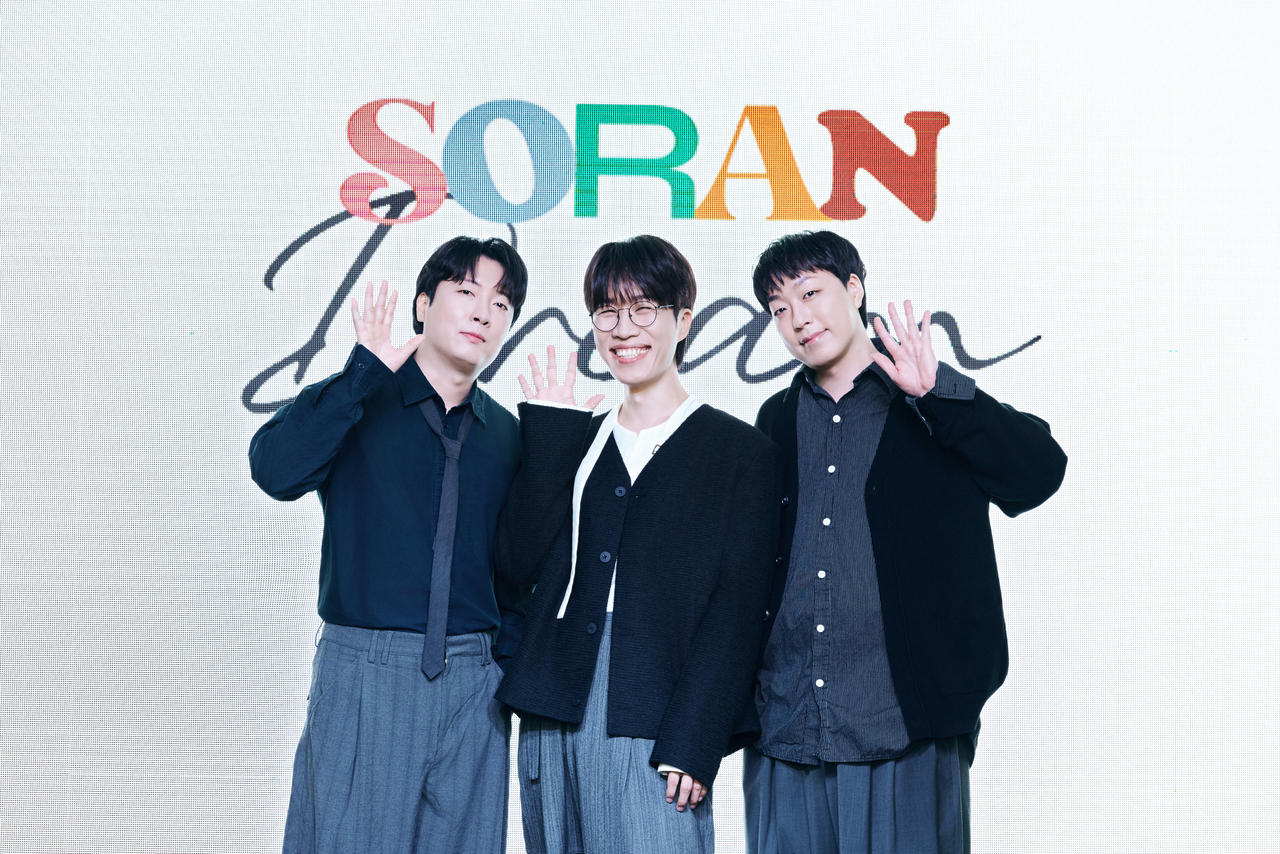 Soran poses for a picture during a press conference held at MPMP, the band's agency, in Seoul's Mapo-gu, Thursday. (MPMG)