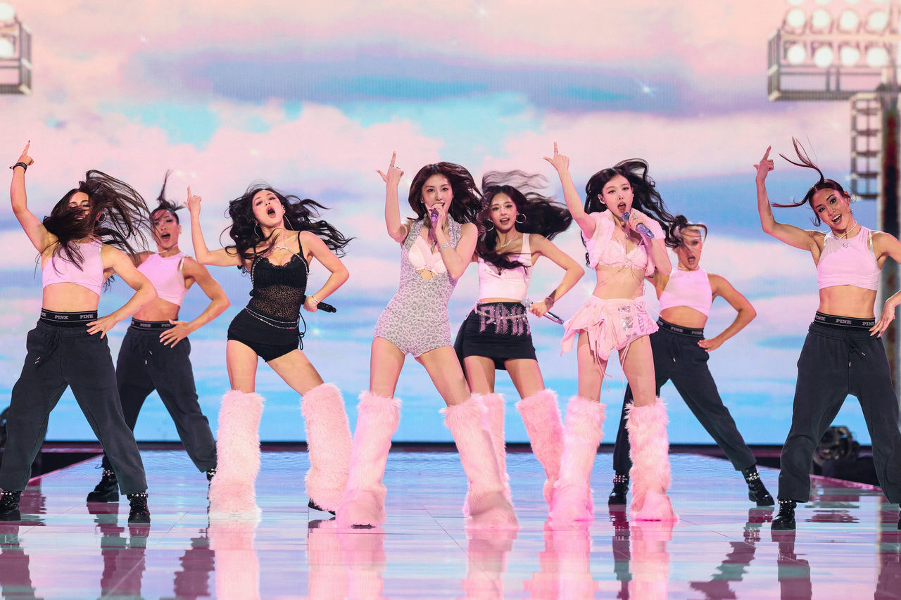 Twice performs during the 2025 Victoria's Secret Fashion Show in New York City on Wednesday (local time). (Reuters-Yonhap)