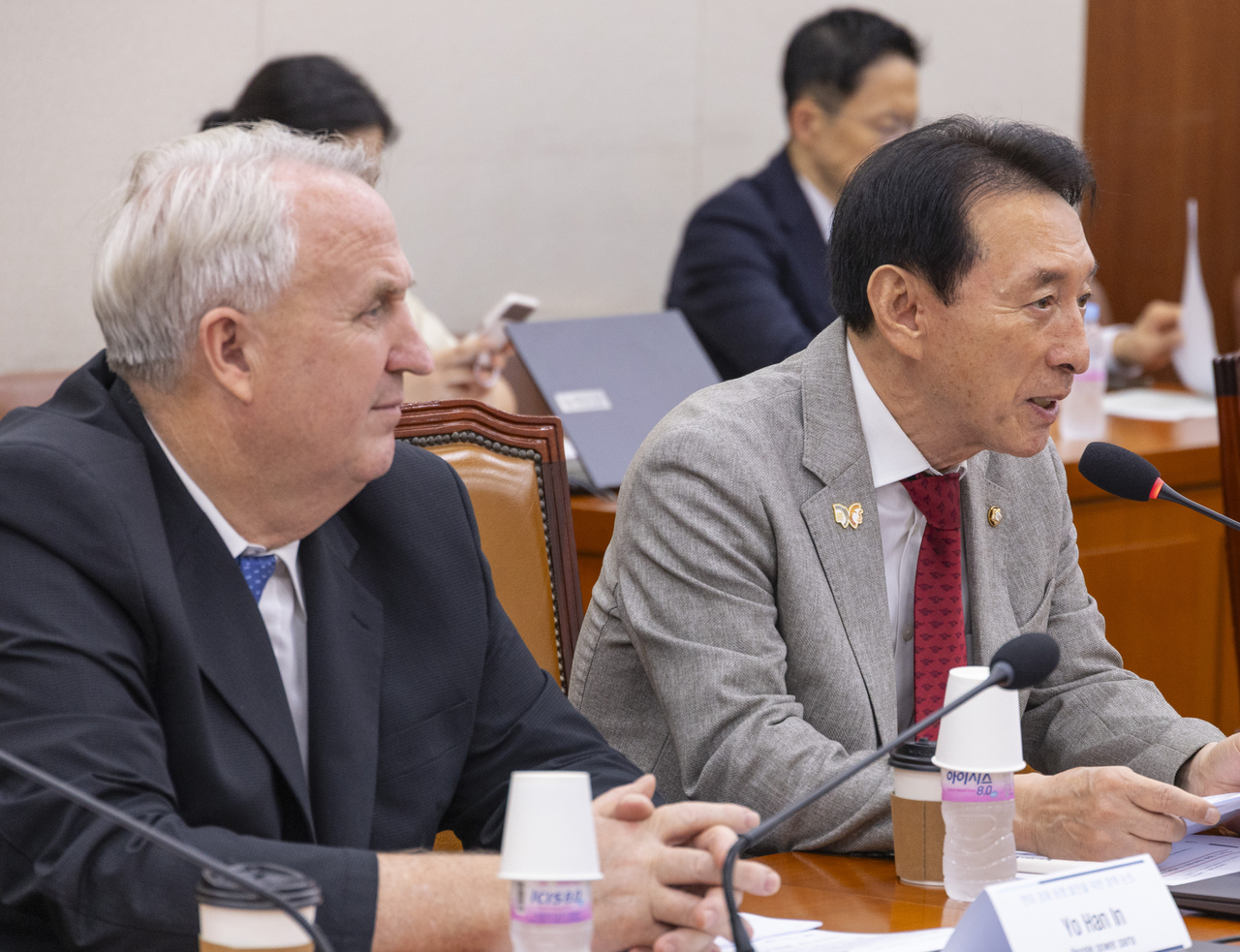 This file photo, taken Sept. 19, shows  Rep. Kim Seok-ki (R), chair of the National Assembly's Foreign Affairs and Unification Committee, during a seminar. (Yonhap)