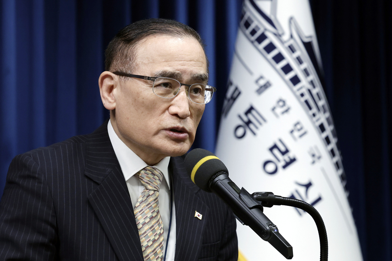 National Security Adviser Wi Sung-lac speaks during a press briefing at the presidential office in Yongsan, Seoul on Friday. (Yonhap)