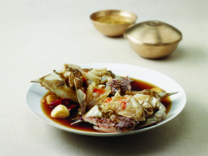 Crabs of spring tide: Ganjanggejang with roe