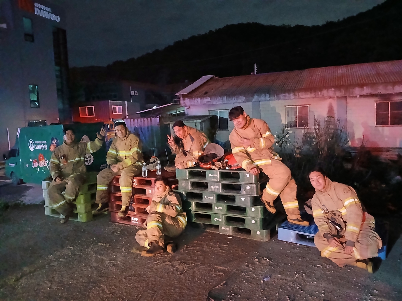 Firefighter Lee Hak-min poses with his team (Gwangju Fire Station)