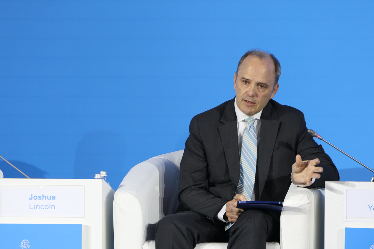 Joshua Lincoln, senior fellow at the US Fletcher School of Law and Diplomacy at Tufts University, speaks during a panel session at the Astana Think Tank Forum on Wednesday. (Kazakhstan Institute for Strategic Studies)