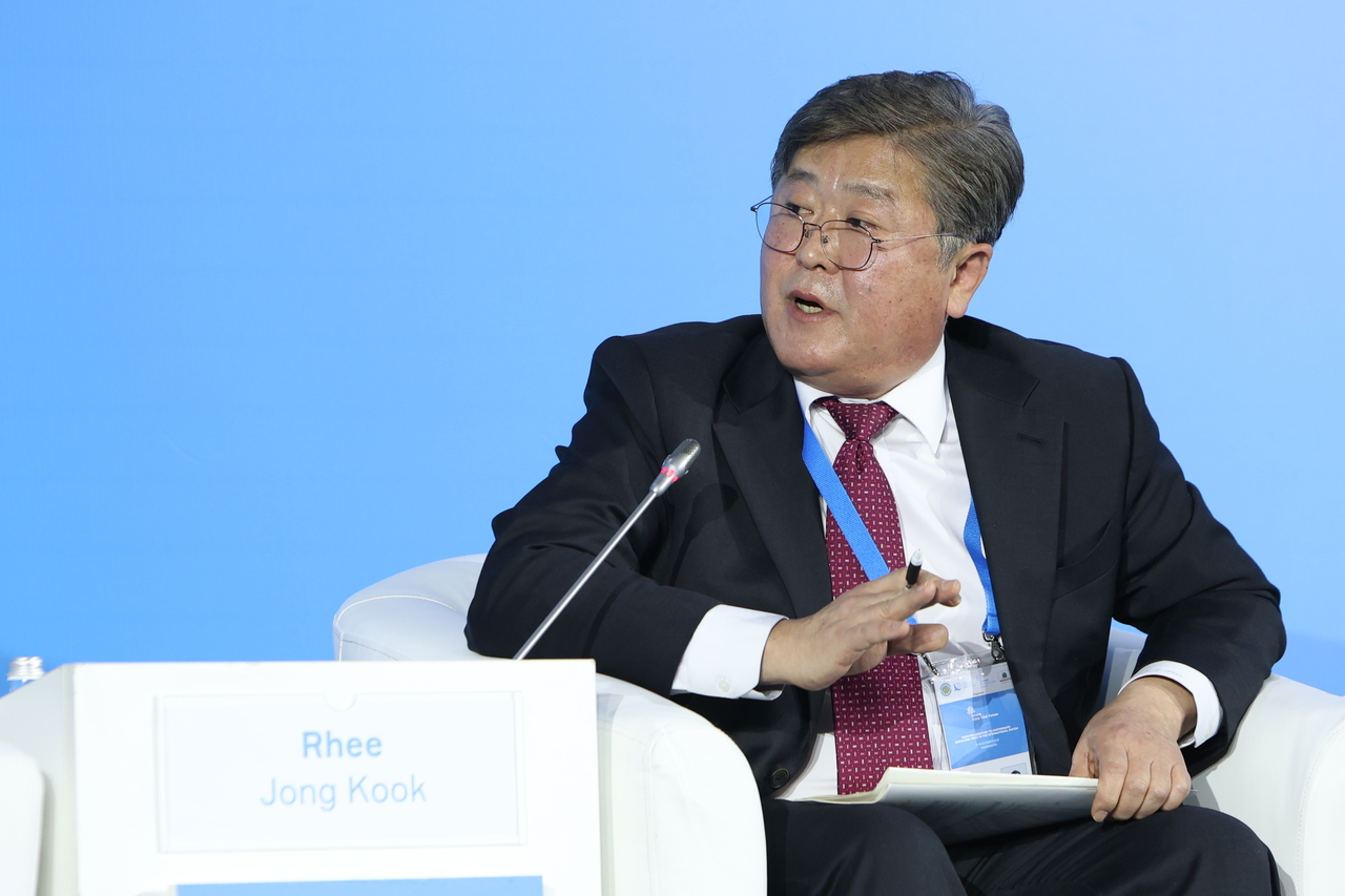 Rhee Jong-kook, executive director of the Korea Foundation’s Korea-Central Asia Cooperation Forum Secretariat, speaks during a panel session at the Astana Think Tank Forum on Wednesday. (Kazakhstan Institute for Strategic Studies)