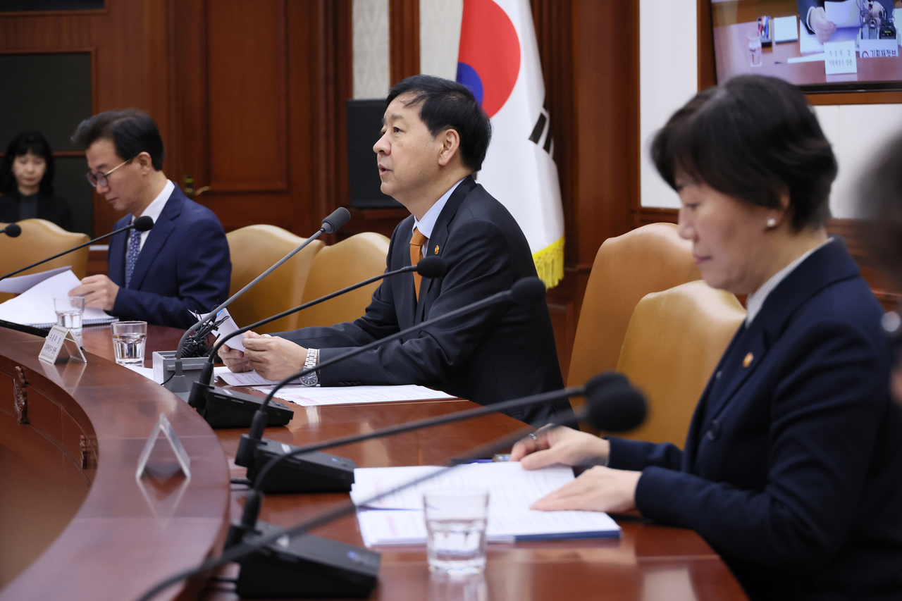 Deputy Prime Minister and Finance Minister Koo Yun-cheol speaks at an economy-related ministers' meeting held at the government complex in Seoul on Monday. (Yonhap)