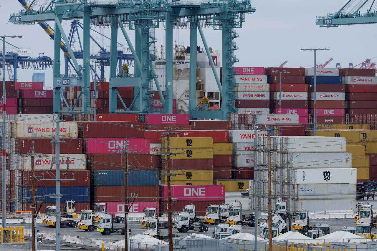 A container ship is unloaded at the Port of Los Angeles, in San Pedro, California, on May 1.    Reuters-Yonhap