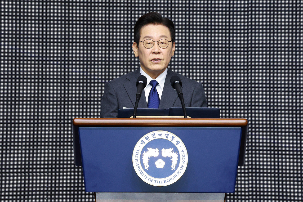 President Lee Jae Myung speaks during the opening ceremony of the Seoul International Aerospace & Defense Exhibition (ADEX) 2025, a biennial defense trade show held at KINTEX in Goyang, just northwest of Seoul. (Pool photo) (Yonhap)