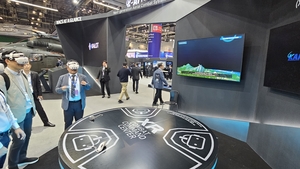 "이젠 AI가 참모"...인공지능으로 무기체계 무한진화[서울 ADEX 2025] - 뉴스 썸네일 이미지
