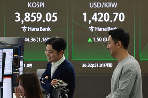 Seoul shares open sharply higher, head toward fresh record high