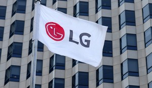 S&P lifts LG Electronics outlook to positive, first upgrade in three years