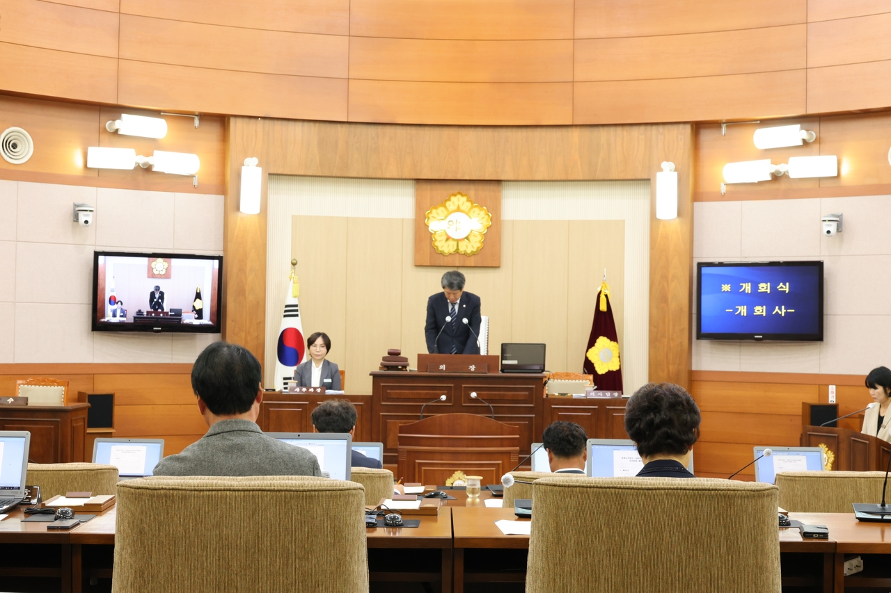 금동윤 부의장이 개회사를 하고 있다.[봉화군 제공]