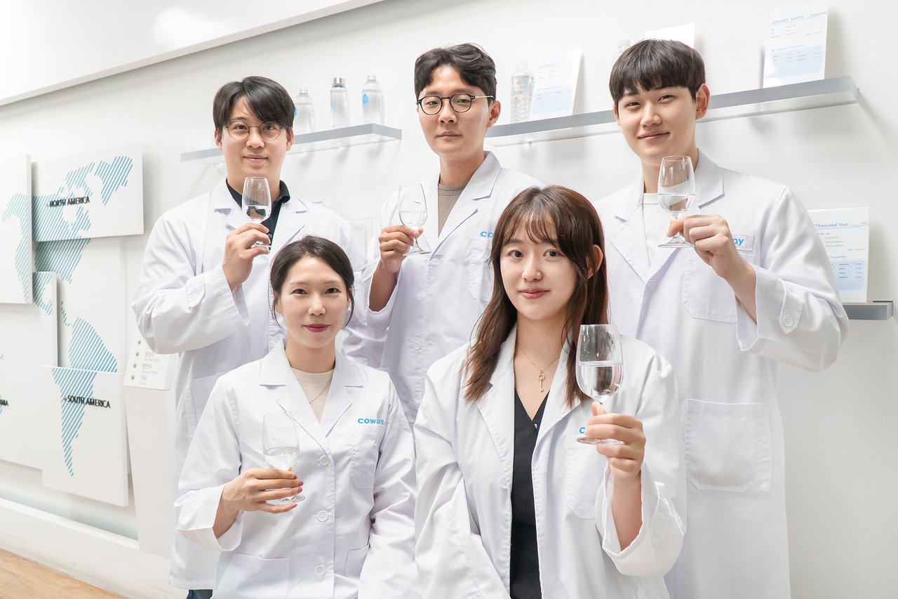 Coway’s water sommelier researchers (Coway)
