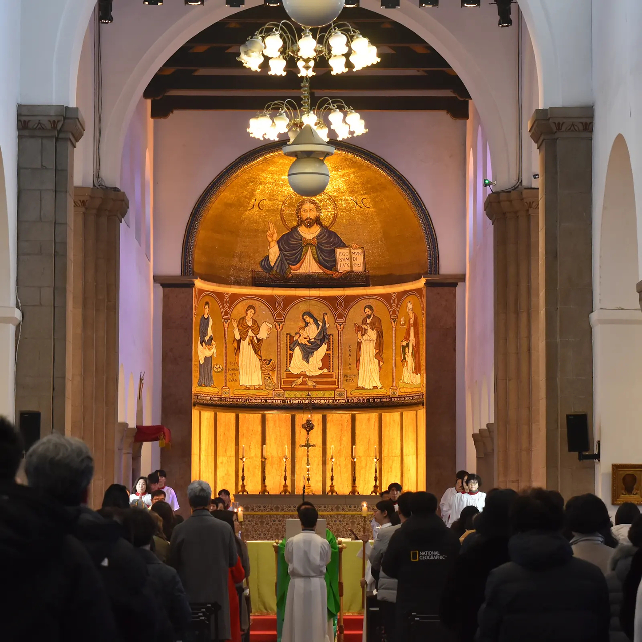 Worshippers celebrate mass inside the Seoul Anglican Cathedral. (Seoul Anglican Cathedral)
