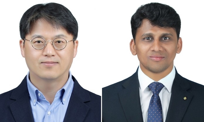 대구대 화학교육과 심준호 교수(왼쪽)와 라자트싱 칼루술링감 박사후연구원.[대구대 제공]