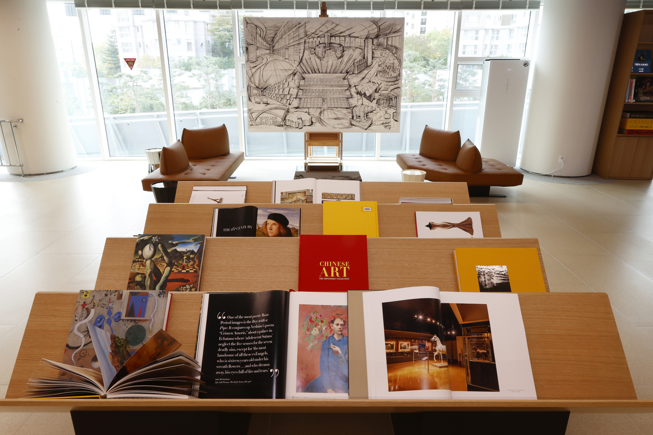 Interior of Gyeonggi Library (Gyeonggi Province)